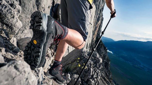 Salewa-Mountain-Trainer-Mid-GTX-and-Rapace-GTX-2017-photo-1.jpg Salewa-Mountain-Trainer-Mid-GTX-and-Rapace-GTX-2017-photo-1.jpg